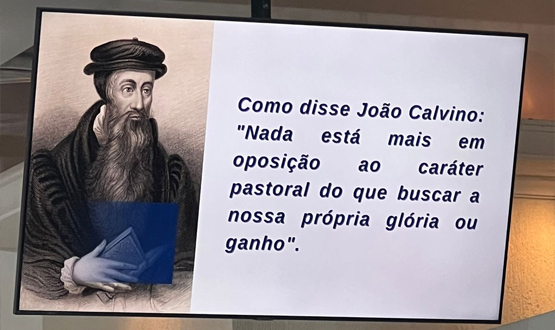 Estudo bíblico na classe de adultos