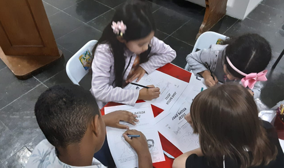 Crianças da UCP em atividade